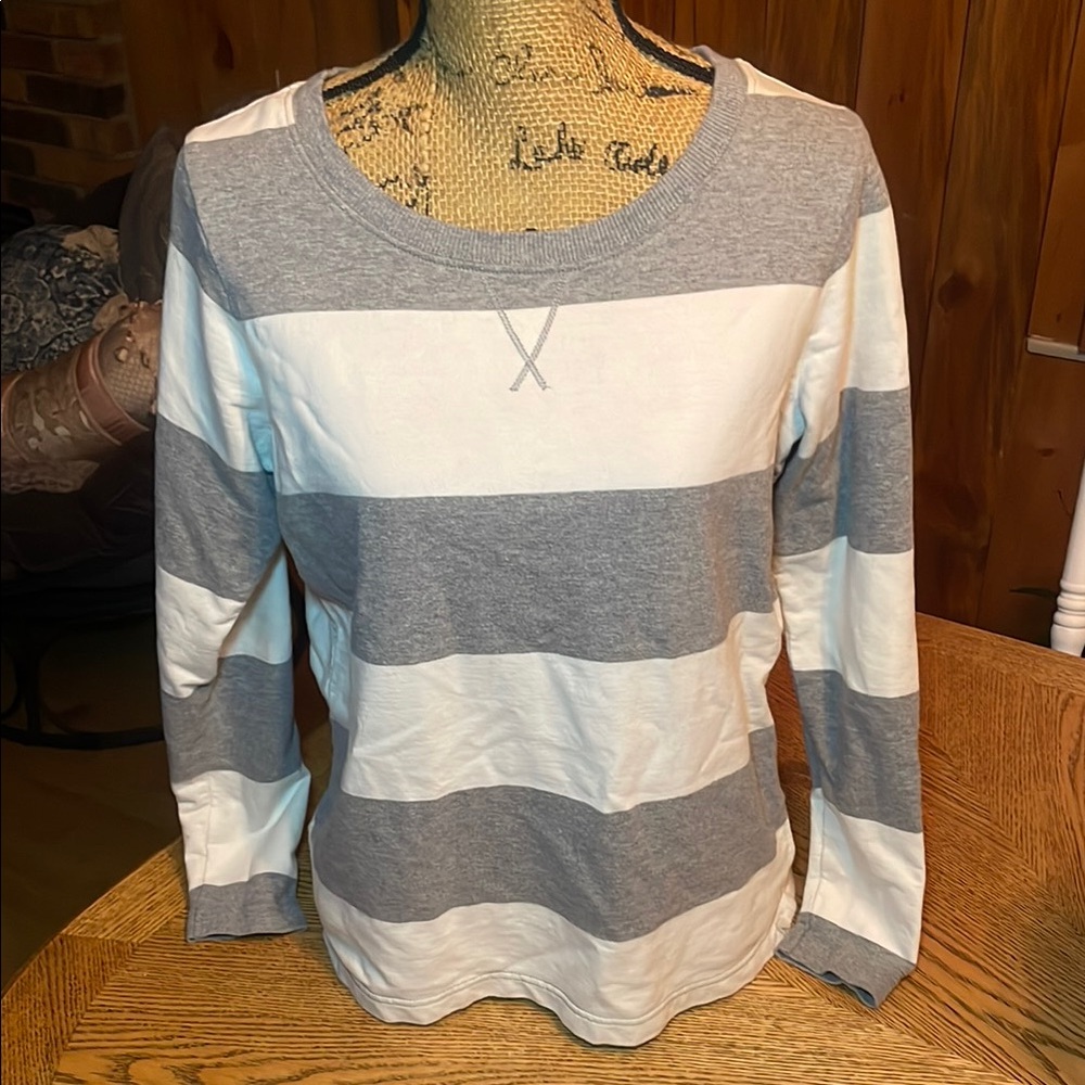 Eddie BauerGray and White Striped Long Sleeve Shirt